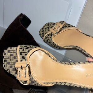 Guess Beige and Black Patterned Heels